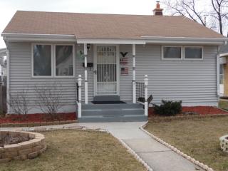 3761 52nd St, Milwaukee, WI 53216-2938