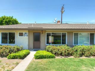 13902 Yorba St, Tustin CA  92780-1840 exterior