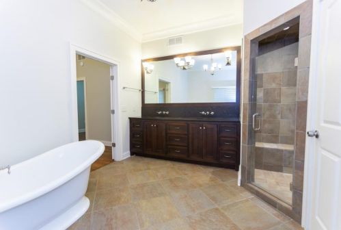 1406 Brk Vly Ln, Atlanta GA 30324-3264 exterior