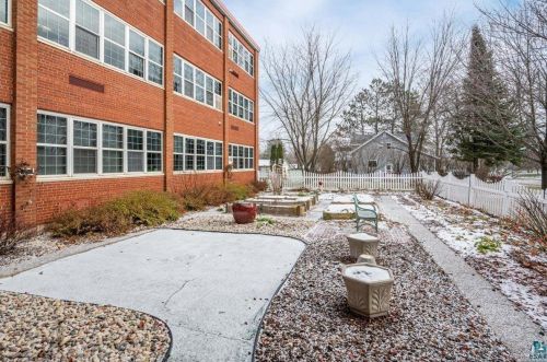 35 2nd St, Duluth, MN 55810-2195