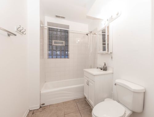 1442 Kedzie Ave, Chicago IL 60629-3532 exterior