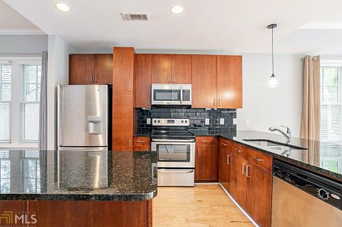 706 Cosmopolitan Dr, Atlanta GA 30324-3615 exterior