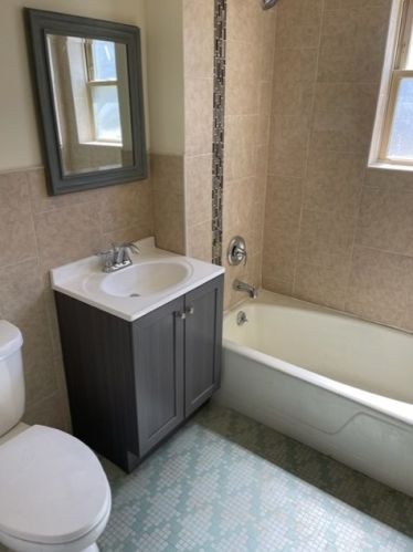 2556 68th St, Chicago IL 60629-1803 exterior