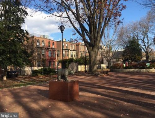 2429 Locust St, Philadelphia PA 19103-5553 exterior