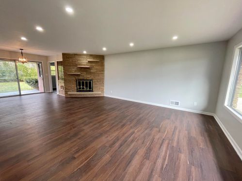 8959 Mohawk Rd, Milwaukee WI  53217-1741 exterior