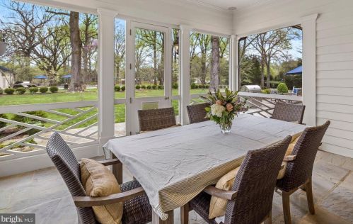 9000 Congressional Pkwy, Rockville MD  20854-4610 exterior