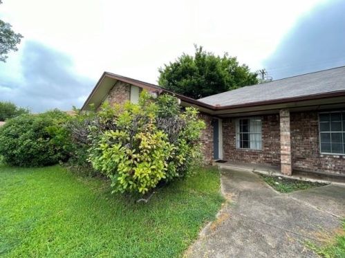 1408 Blackwell Dr, Irving TX  75061-5136 exterior