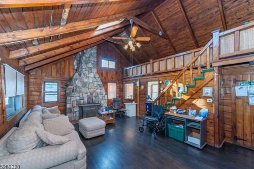 30 Cliff Trl, Kinnelon, NJ 07405-3147