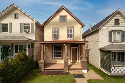 916 Fleming St, Moon Twp, PA 15108-1964