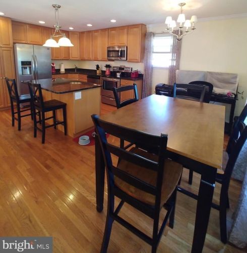 1650 Bay Rdg Rd, Edgewater MD 21037-1716 exterior