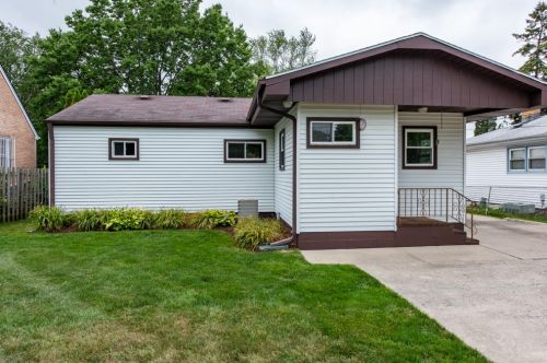 633 Fulton Ave, Waukegan IL 60085-7260 exterior