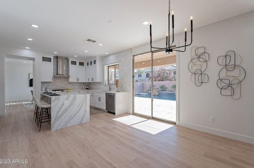 27002 23 Dr, Phoenix AZ 85085-4708 exterior