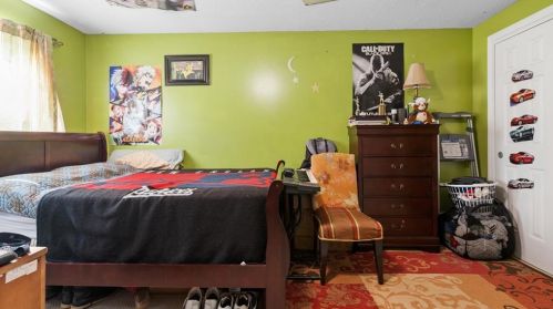 61 Lynch St, Providence RI 02908-5106 exterior