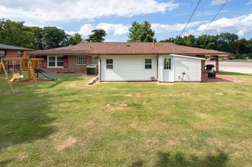 11800 Fairlind Dr, Saint Louis MO exterior