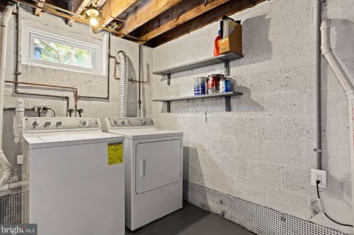 18 Masonic Vw Ave, Alexandria VA 22301-2204 exterior