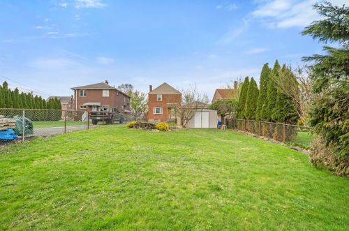 1336 Pocono St, Pittsburgh PA  15218-1114 exterior