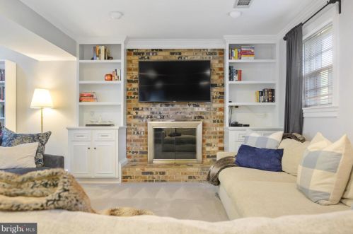 2310 Candlewood Dr, Alexandria VA exterior