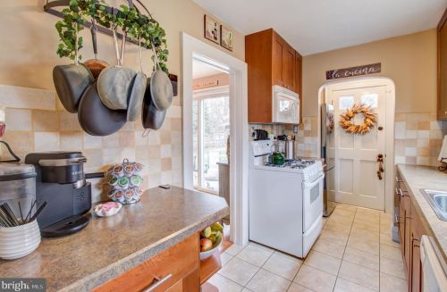 168 Hamilton Ave, Trenton NJ 08619-2427 exterior