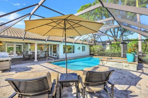 635 Anchor Rode Dr, Naples FL 34103-2716 exterior