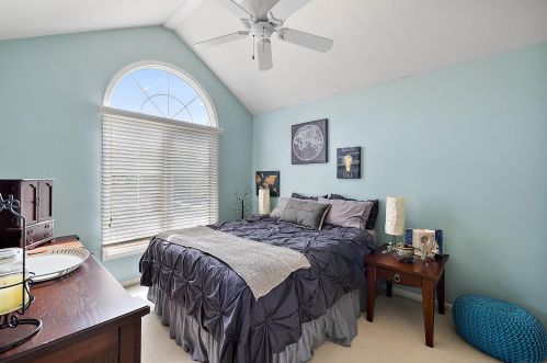 1039 Bloomview Cir, Rochester MI 48307-1728 exterior