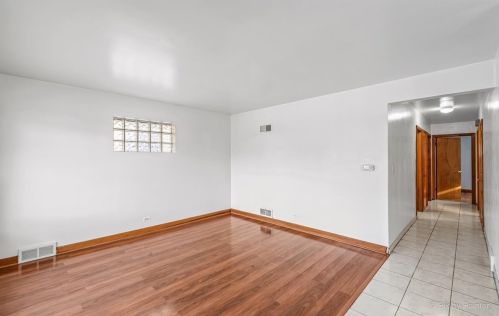 5431 Newcastle Ave, Chicago IL 60638-2303 exterior