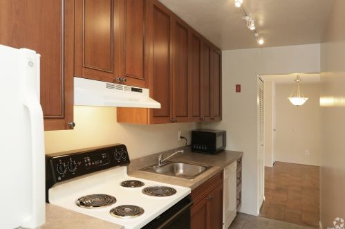 410 Marine Ln, Babylon NY  11704-8209 exterior