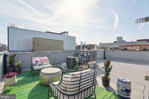 1114 Bodine St, Philadelphia PA  19147-5306 exterior