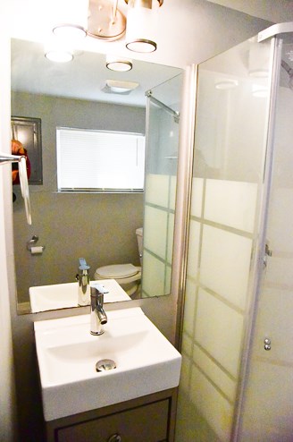 1524 Berwick Blvd, Waukegan IL 60085-1519 exterior