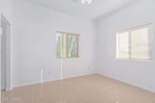 828 Cresta Loma Dr, Tucson AZ 85704-3706 exterior