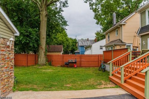 22 Berkeley Ter, Plainfield NJ 07062-1517 exterior