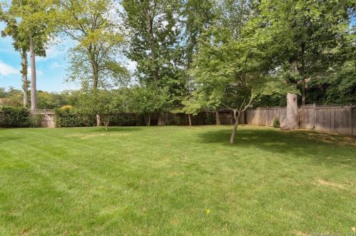 61 Morningside Dr, Greenwich CT 06830-6740 exterior