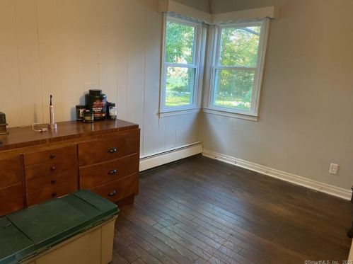 88 Middle Tpke, Manchester CT  06040-4031 exterior