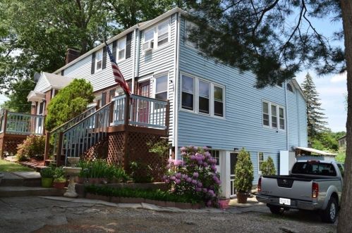 28 Swan Ave, Worcester, MA 01602-2409