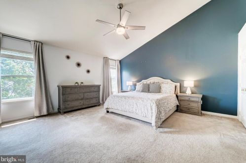 5147 Ballycastle Cir, Alexandria, VA 22315-5545