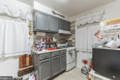 206 Elkinton Ave, Chester PA 19013-4903 exterior