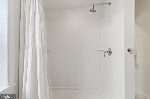 326 Dickinson St, Philadelphia PA 19147-6515 exterior