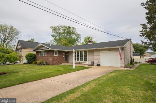 112 Villinger Ave, Riverton, NJ 08077-2912