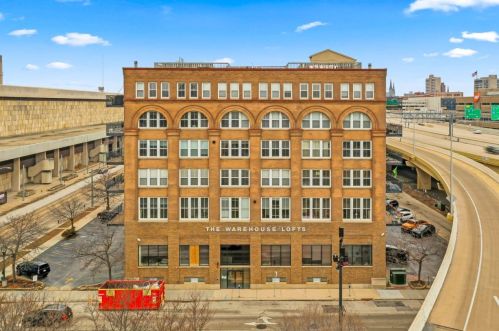 413 2nd St, Milwaukee WI  53203-3100 exterior