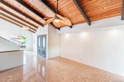 1043 Kaumoku St, Honolulu, HI 96825-1307