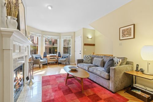 3348 Lakewood Ave, Chicago, IL 60657-1441