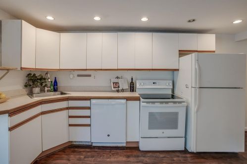 30 Lawrence St, Concord NH  03301-5313 exterior