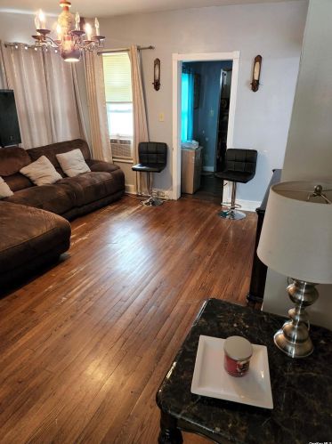 56 Jamaica Ave, Valley Stream NY 11580-6314 exterior