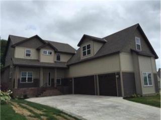 3121 Shakespeare Rd, Chaska, MN 55318-4584