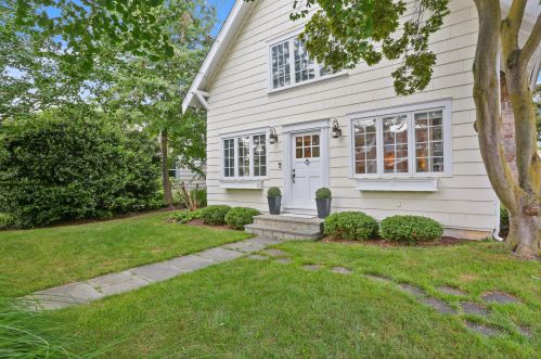 13 Edgewater Dr, Old Greenwich, CT 06870-1906