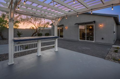 1359 Clarendon Ave, Phoenix AZ  85013-3330 exterior