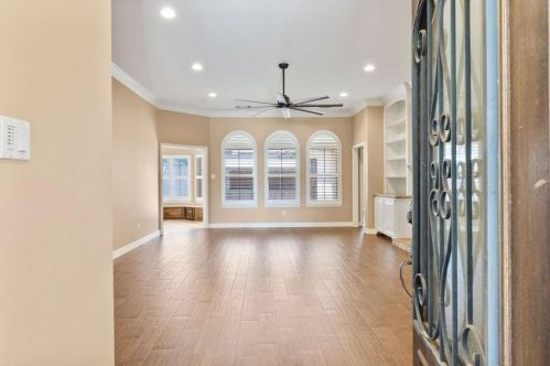 10823 Estelle Cir, Montgomery TX 77356-4721 exterior