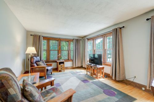 995 Bayless Ave, Saint Paul, MN 55114-1103