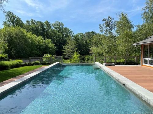 10 Firetower Rd, Deep River, CT 06419-1210