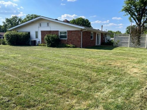 9424 Crestwood Mnr Dr, Saint Louis MO 63126-2805 exterior