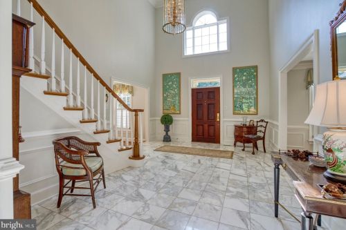 1613 Maddux Ln, Mc Lean VA 22101-3200 exterior